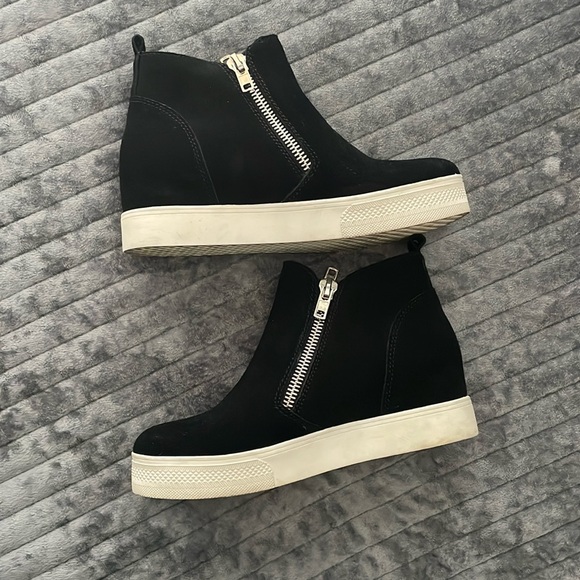 Steve Madden Wedgie Suede Ankle Sneakers - Picture 5 of 8